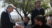 Ο γραμματέας του ΠΑΣΟΚ Γιάννης Ραγκούσης συνομιλεί με φοιτητές του ΤΕΦΑΑ, κατά ...