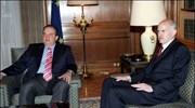 Πενήντα λεπτά διήρκεσε η συνάντηση του πρωθυπουργού Κώστα Καραμανλή με τον πρόεδρο ...
