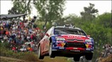 Ο Γάλλος Sebastien Loeb με Citroen C4 WRC «ίπταται» στις ειδικές διαδρομές ...