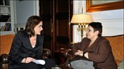 Συνάντηση με την υπουργό Εξωτερικών Ντόρα Μπακογιάννη είχε χθες η γενική γραμματέας ...