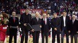 Βράβευση του δημάρχου Πειραιά Παναγιώτη Φασούλα από την Εuroleague πριν την έναρξη ...