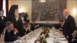 Ο Πρόεδρος της Δημοκρατίας Κάρολος Παπούλιας απευθύνεται στον αρχιεπίσκοπο Αθηνών και Πάσης ...