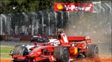Ο Kimmi Raikonnen, με Ferrari, βγαίνει εκτός πίστας....