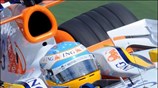 Ο Fernando Alonso με Renault στις ελεύθερες δοκιμές στην πίστα Αλμπερτ Παρκ ...