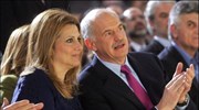 Ο Γιώργος Παπανδρέου συνομιλεί με την σύζυγο του ¶ντα πριν την έναρξη ...