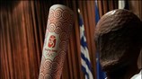 Ξύλινο μοντέλο αθλητή λαμπαδηδρόμου της Ολυμπιακής Φλόγας για τους Ολυμπιακούς Αγώνες του ...