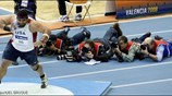 Φωτογράφοι περιμένουν τη ρίψη του Αμερικανού Reese Hoffa στο 12o Παγκόσμιο Πρωτάθλημα ...