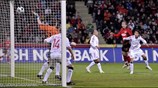 Η Μπάγερ Λεβερκούζεν του Φάνη Γκέκα κέρδισε το Αμβούργο με 1-0 σε ...