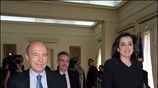 Η υπουργός Εξωτερικών Ντόρα Μπακογιάννη συναντήθηκε  με τον πρώην πρωθυπουργό Κώστα ...