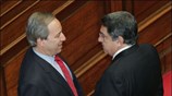 Ο υπουργός Εθνικής Οικονομίας Γιώργος Αλογοσκούφης  συνομιλεί με τον Βασίλη Μαγγίνα ...