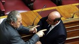Ο υπουργός Ναυτιλίας Γιώργος Βουλγαράκης  και ο βουλευτής Χρήστος Μαρκογιαννάκης συζητούν ...