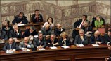 Στα έδρανα των παρατηρητών εκπρόσωποι των Γιατρών, Δικηγόρων και Δημοσιογράφων παρακολουθούν την ...