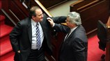 Ο πρωθυπουργός Κώστας Καραμανλής με τον βουλευτή Μιλτιάδης Έβερτ στην προ Ημερησίας ...