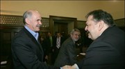 Ο πρόεδρος του ΠΑΣΟΚ Γιώργος Παπανδρέου και ο Βουλευτής Ευάγγελος Βενιζέλος στη ...
