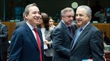 Ο υπουργός Οικονομίας και Οικονομικών Γιώργος Αλογοσκούφης συνομιλεί με τον Μόνιμο Αντιπρόσωπο ...