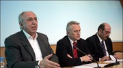 Ο γραμματέας του ΠΑΣΟΚ Νίκος Αθανασάκης, ο εκπρόσωπος Τύπου Γιάννης Ραγκούσης και ...