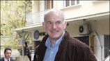 Ο πρόεδρος του ΠΑΣΟΚ Γιώργος Παπανδρέου φθάνει στα κεντρικά γραφεία του κόμματος ...