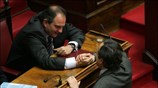 Ο Αντώνης Σαμαράς συγχαίρει τον πρωθυπουργό μετά την ψήφιση του Προϋπολογισμού. ...