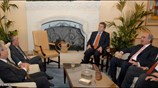 O Πρόεδρος της Κύπρου Τάσσος Παπαδόπουλος συναντήθηκε με τον υπουργό Εθνικής Αμυνας ...