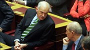Ο πρόεδρος του ΠΑΣΟΚ Γιώργος Παπανδρέου συνομιλεί με τον πρώην πρωθυπουργό Κώστα ...