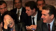 Οι βουλευτές του ΠΑΣΟΚ Μιχάλης Χρυσοχοϊδης και Aννα Διαμαντοπούλου στην  συνεδρίαση ...