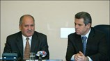 Ο υφυπουργός Ανάπτυξης Γιώργος Βλάχος (Δ) συναντήθηκε με τον πρόεδρο του Βιοτεχνικού ...