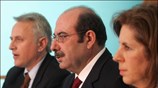 Ο γραμματέας του Εθνικού Συμβουλίου του ΠΑΣΟΚ Νίκος Αθανασάκης, ο εκπρόσωπος Τύπου ...