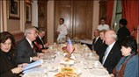 Ο υπουργός Ανάπτυξης Χρήστος Φώλιας (αριστερά) συναντήθηκε με τον υπουργό Ενέργειας των ...