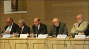 Από αριστερά ο βουλευτής του ΠΑΣΟΚ Θεόδωρος Πάγκαλος, ο διευθυντής του νέου ...
