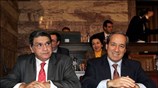 Οι υπουργοί Εθνικής Οικονομίας Γιώργος Αλογοσκούφης (δεξιά) και Απασχόλησης και Κοινωνικής Προστασίας ...