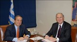 Ο υπουργός Οικονομίας και Οικονομικών Γιώργος Αλογοσκούφης (αριστερά) συναντήθηκε σήμερα με τον ...