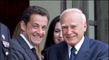 Με θερμό χαιρετισμό, όπως φαίνεται και στη φωτογραφία υποδέχθηκε ο Πρόεδρος της ...