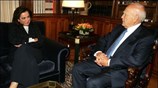 Ο πρόεδρος της Δημοκρατίας Κάρολος Παπούλιας συναντήθηκε σήμερα με την ΥΠΕΞ Ντόρα ...