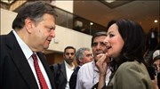 Ο Ευάγγελος Βενιζέλος και η ¶ννα Διαμαντοπούλου συνομιλούν πριν απο την συνεδρίαση ...