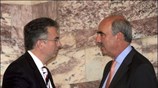 Ο υπουργός Επικρατείας Θοδωρής Ρουσόπουλος και ο ΥΕΘΑ Βαγγέλης Μεϊμαράκης στη συνεδρίαση ...