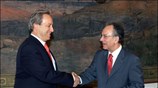Ο υπουργός Οικονομίας Γιώργος Αλογοσκούφης επιδίδει στον Πρόεδρο της Βουλής Δημήτρη Σιούφα ...