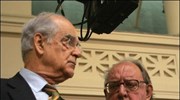 Ο Θεόδωρος Πάγκαλος και ο Απόστολος Κακλαμάνης στη συνεδρίαση της Κοινοβουλευτικής Ομάδας ...