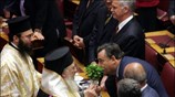 Ο πρόεδρος του ΛΑ.ΟΣ. Γιώργος Καρατζαφέρης στην τελετή ορκωμοσίας των Βουλευτών. ...
