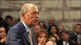 «Δεν υποστηρίζω ούτε τον έναν ούτε τον άλλον. Αυτός δεν είναι ο ...