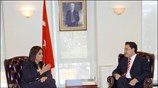 Η υπουργός Εξωτερικών Ντόρα Μπακογιάννη συναντήθηκε με τον Τούρκο ομόλογό της Αλί ...