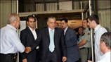 Εργαζόμενοι στο Υπουργείο Απασχόλησης αποχαιρετούν τον Γεράσιμο Γιακουμάτο. ...