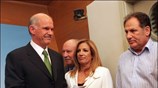 Η Φώφη Γεννηματά και ο Κώστας Λαλιώτης ενώ περιμένουν τον πρόεδρο του ...