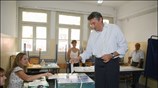 Ο δήμαρχος Πειραιά Παναγιώτης Φασούλας ασκεί το εκλογικό του δικαίωμα στο 12ο ...
