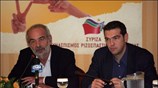 Επίθεση κατά του πρωθυπουργού Κώστα Καραμανλή και του προέδρου του ΠΑΣΟΚ Γιώργου ...