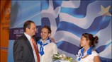 Ο πρωθυπουργός και πρόεδρος της Νέας Δημοκρατίας Κώστας Καραμανλής σε ανοιχτή προεκλογική ...