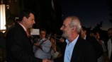 Ο πρόεδρος της ΕΡΤ Χρήστος Παναγώπουλος υποδέχεται τον πρόεδρο του ΣΥΡΙΖΑ Αλέκο ...