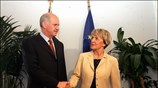 Ο πρόεδρος του ΠΑΣΟΚ Γιώργος Παπανδρέου συναντήθηκε σήμερα με την επίτροπο Περιφερειακής ...
