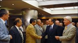 Ο πρωθυπουργός Κώστας Καραμανλής επισκέφθηκε χθες τα κεντρικά γραφεία της ΔΕΗ και ...