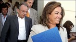 Η υπουργός Εξωτερικών Ντόρα Μπακογιάννη και ο υπουργός Ανάπτυξης Δημήτρης Σιούφας βγαίνουν ...