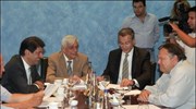 Ο ΥΠΕΣΔΔΑ Προκόπης Παυλόπουλος, ο υπουργός Επικρατείας Θοδωρής Ρουσόπουλος, ο γραμματέας της ...